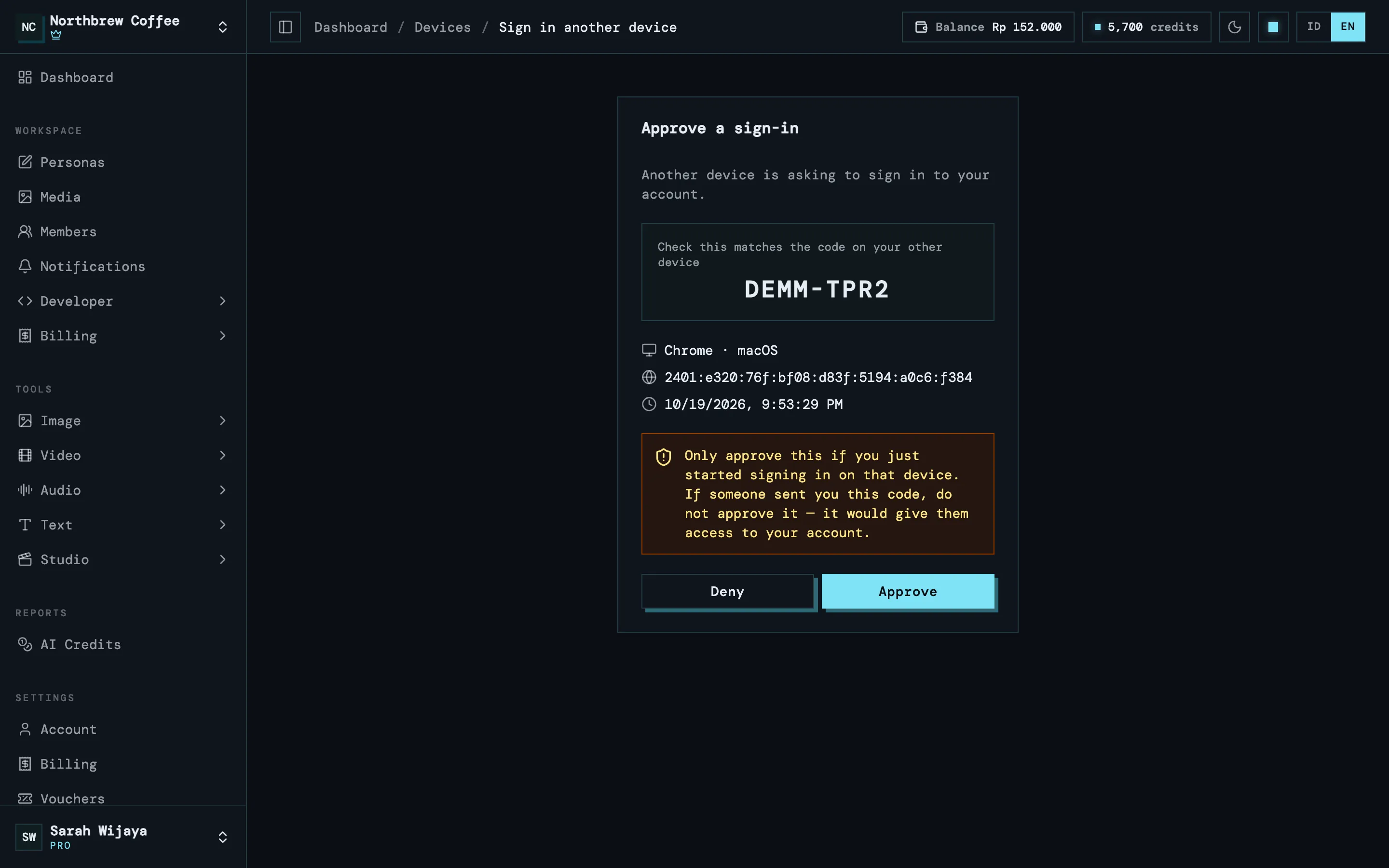 Layar persetujuan menampilkan browser dan alamat IP yang meminta, dengan tombol Setujui.